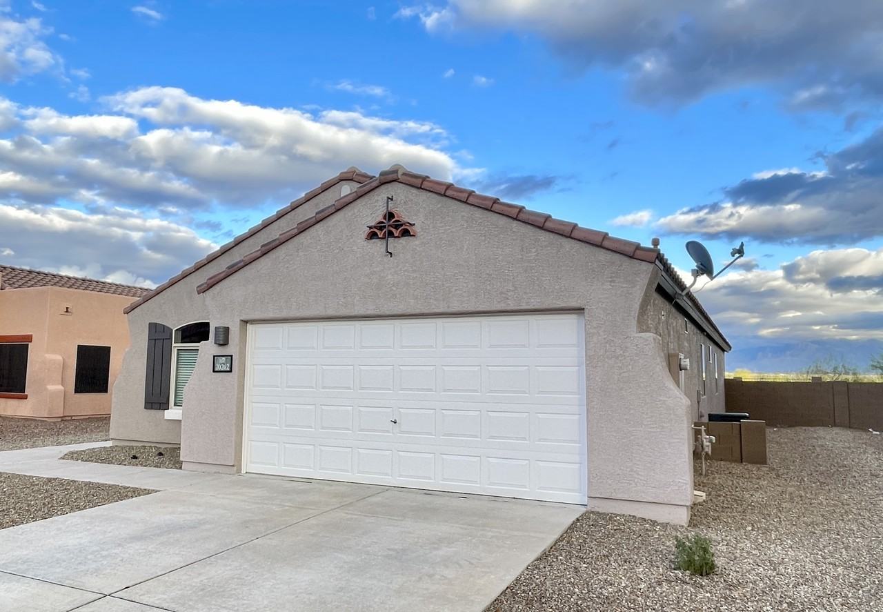 10242 N Turquoise Moon Way - Photo 2 of 28
