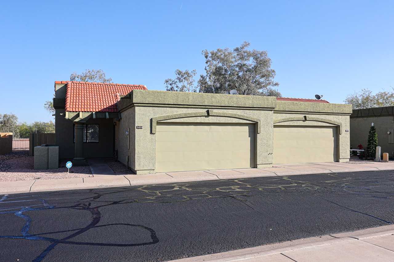 1413 N Oak St - Photo 2 of 31