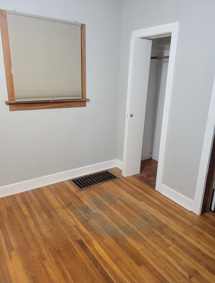 802 S Park St - Photo 7 of 8