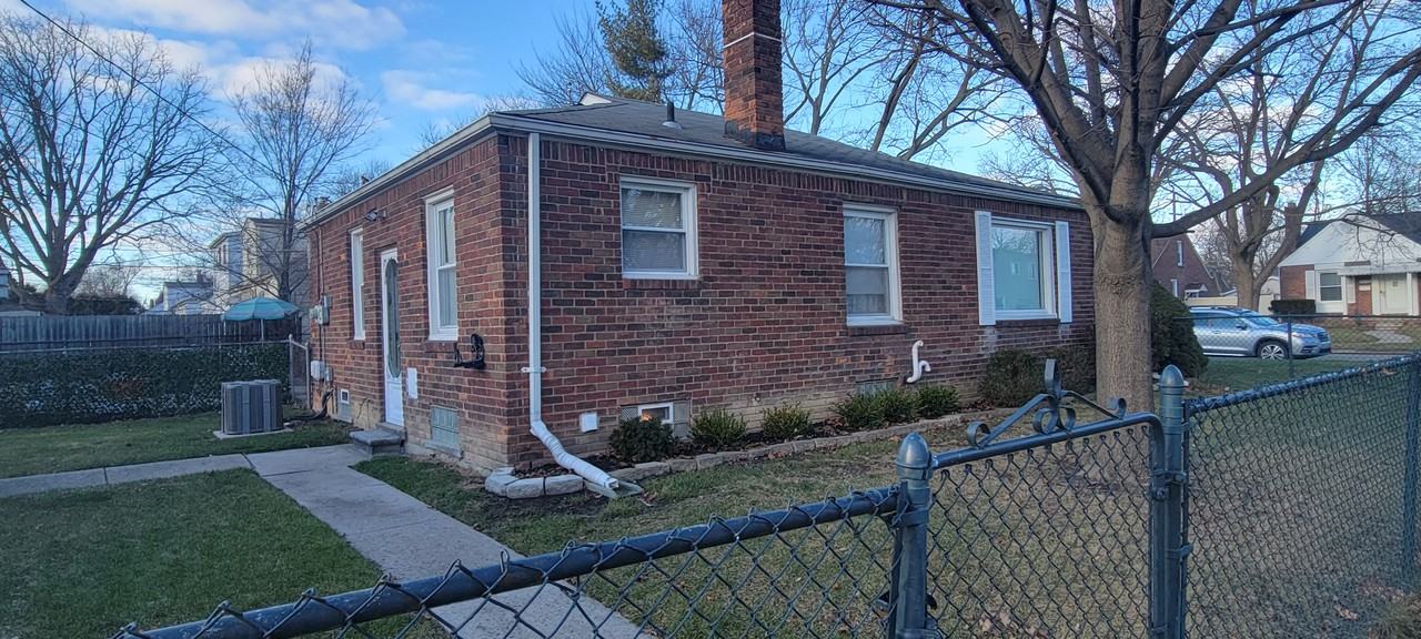 19774 Washtenaw St - Photo 3 of 12