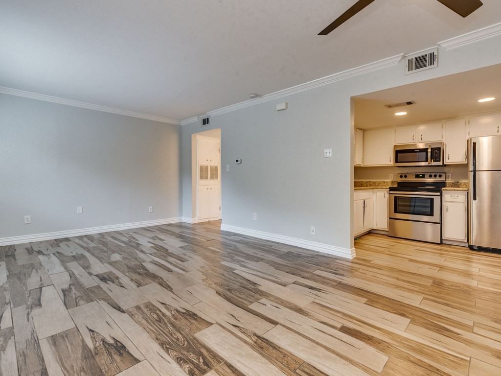 2124 Burton Dr #150 - Photo 2 of 20