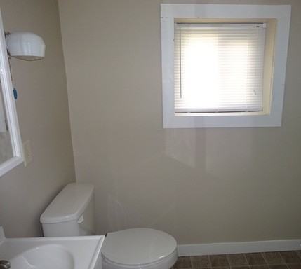 138 4th Ave - Photo 3 of 8