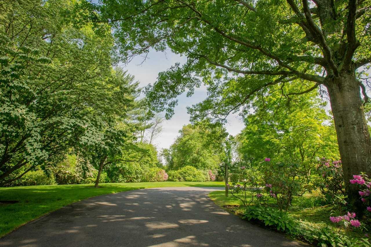 884 Long Hill Rd W - Photo 3 of 27