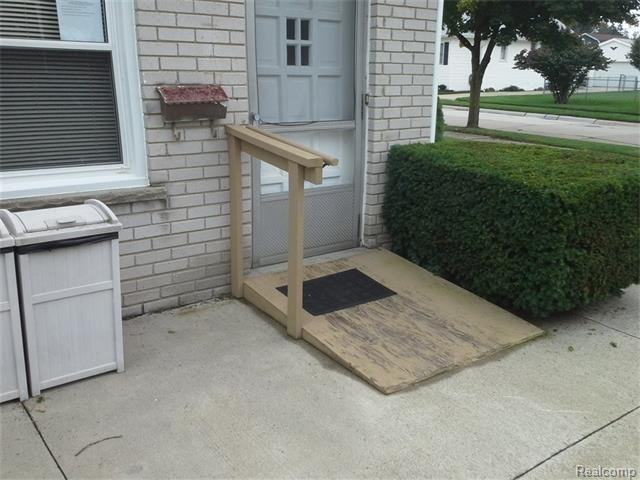 100 Jefferson Ave - Photo 3 of 9