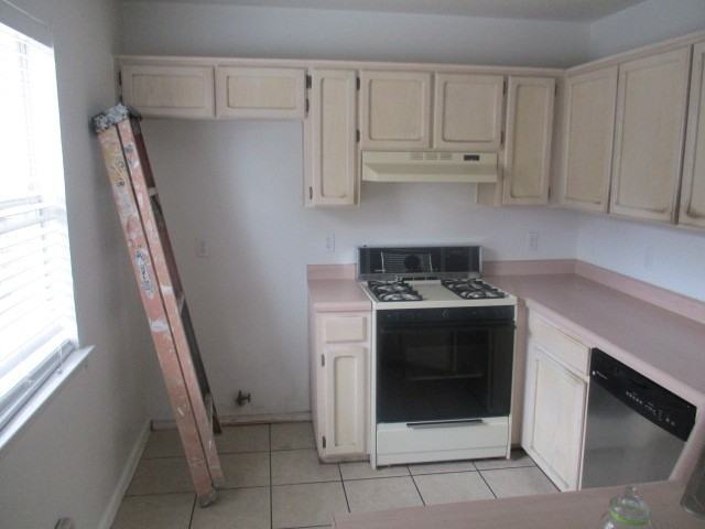 12248 Russolo Dr - Photo 3 of 19