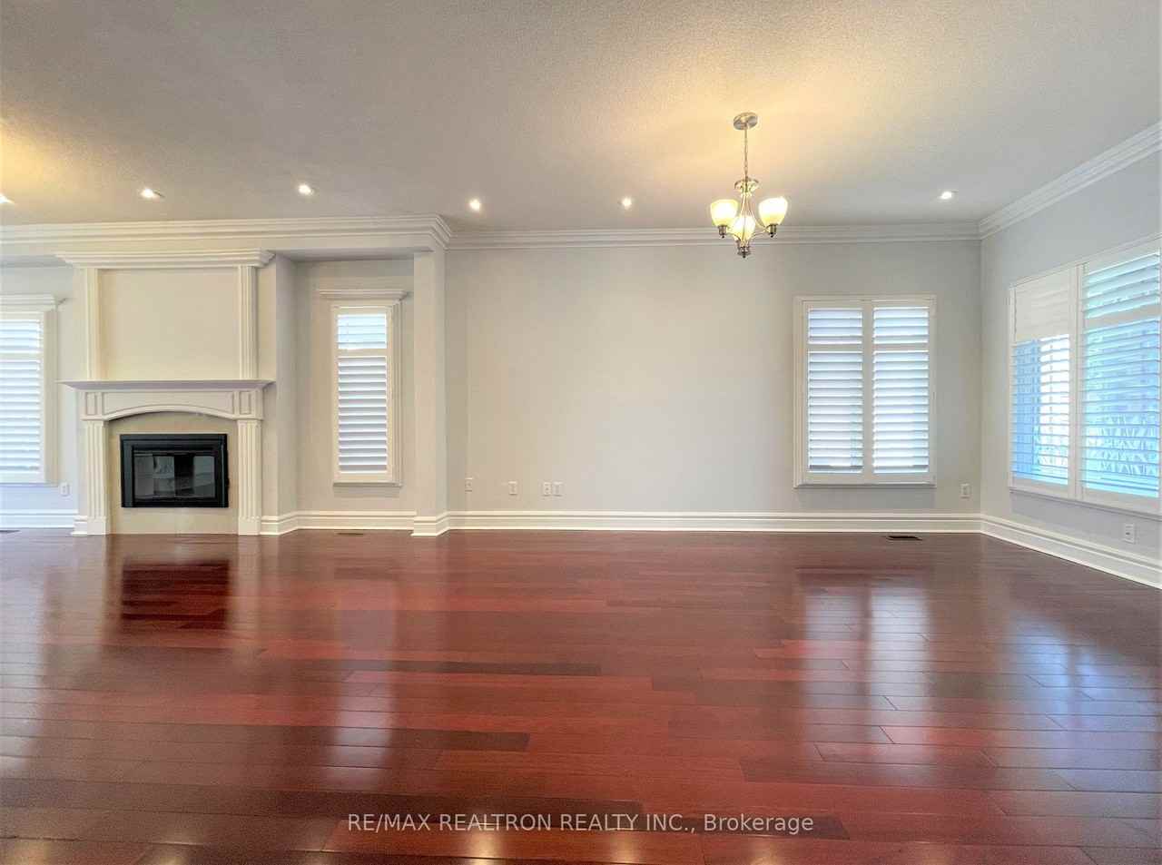 95 Tomlinson Circle - Photo 3 of 9