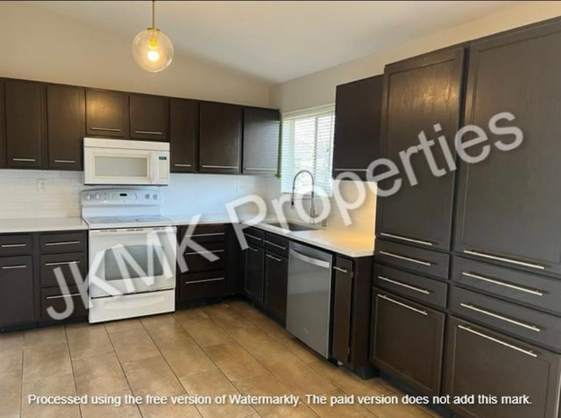 104 Upper Hillside Dr - Photo 2 of 9