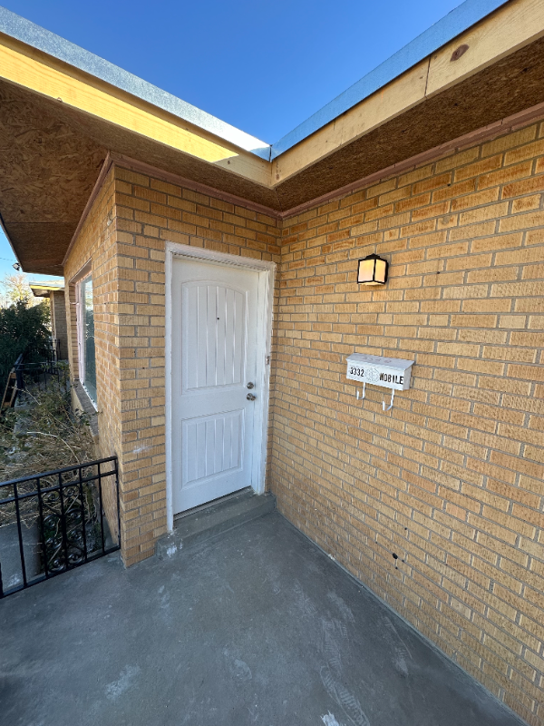 3332 Mobile Ave - Photo 2 of 9