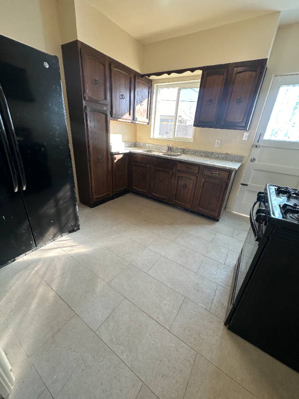 3332 Mobile Ave - Photo 6 of 9