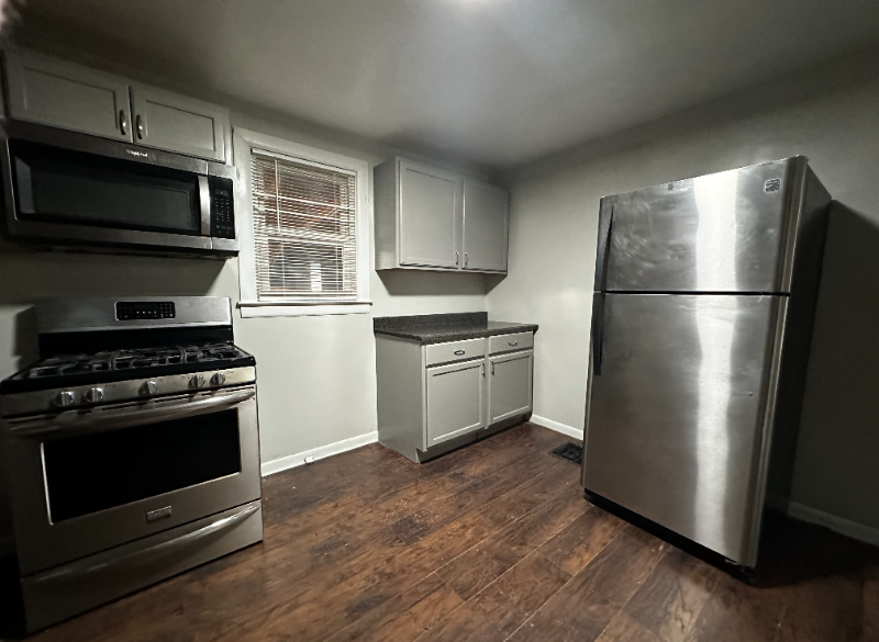 363 Hamilton Ave Ne - Photo 2 of 7