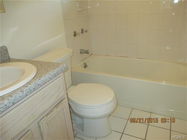 107 Arlington Ct - Photo 2 of 12