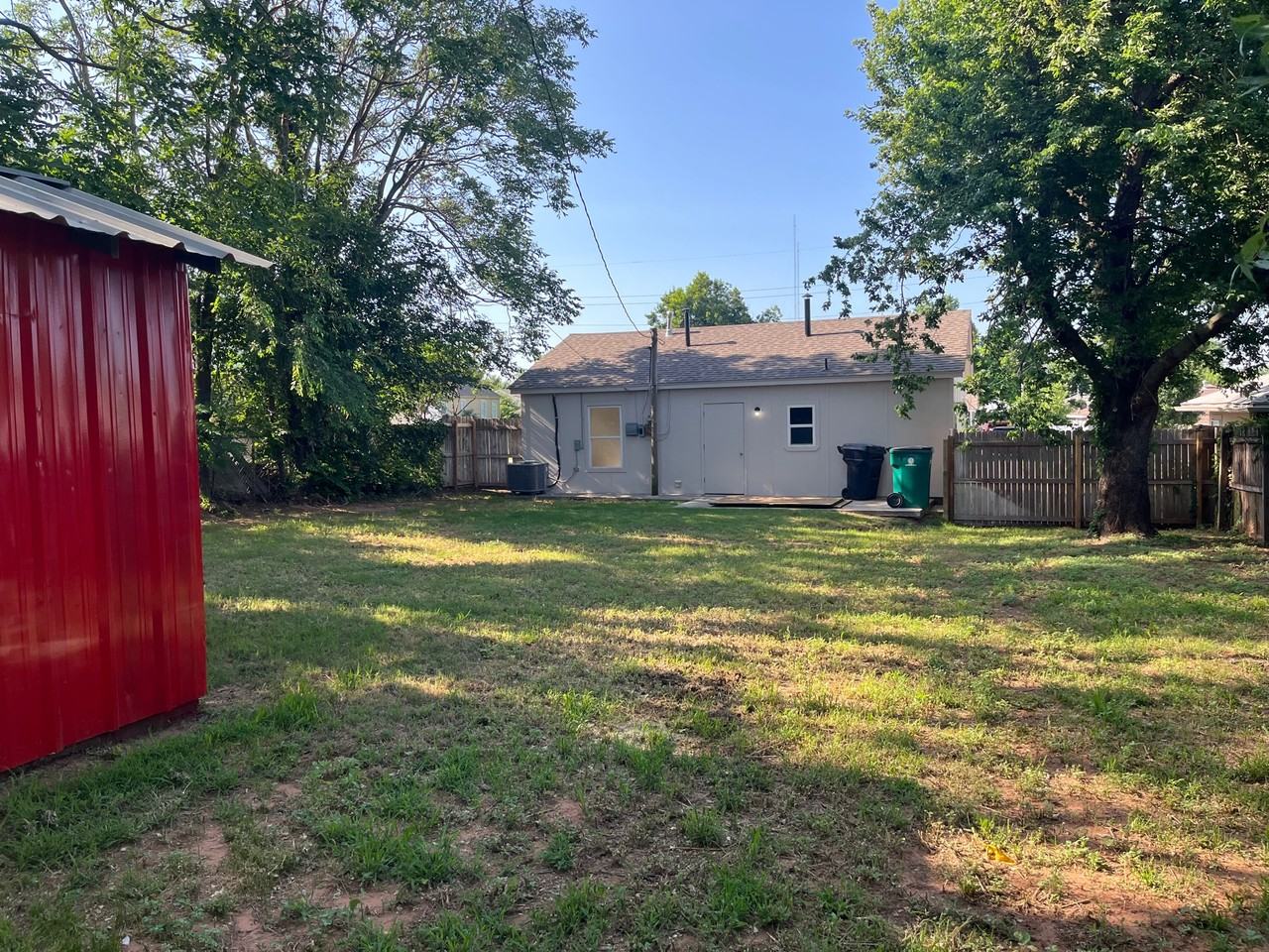 1165 Se 21st St #NA - Photo 2 of 17