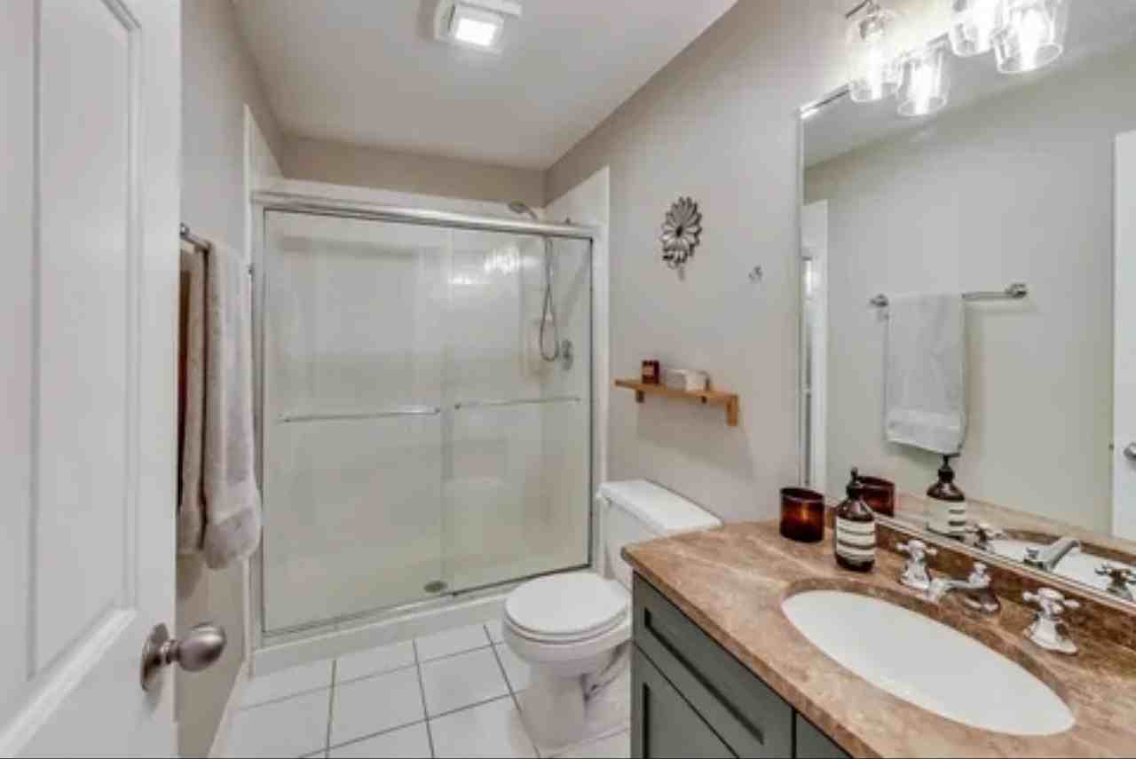 2524 W Bloomingdale Ave #B - Photo 3 of 8