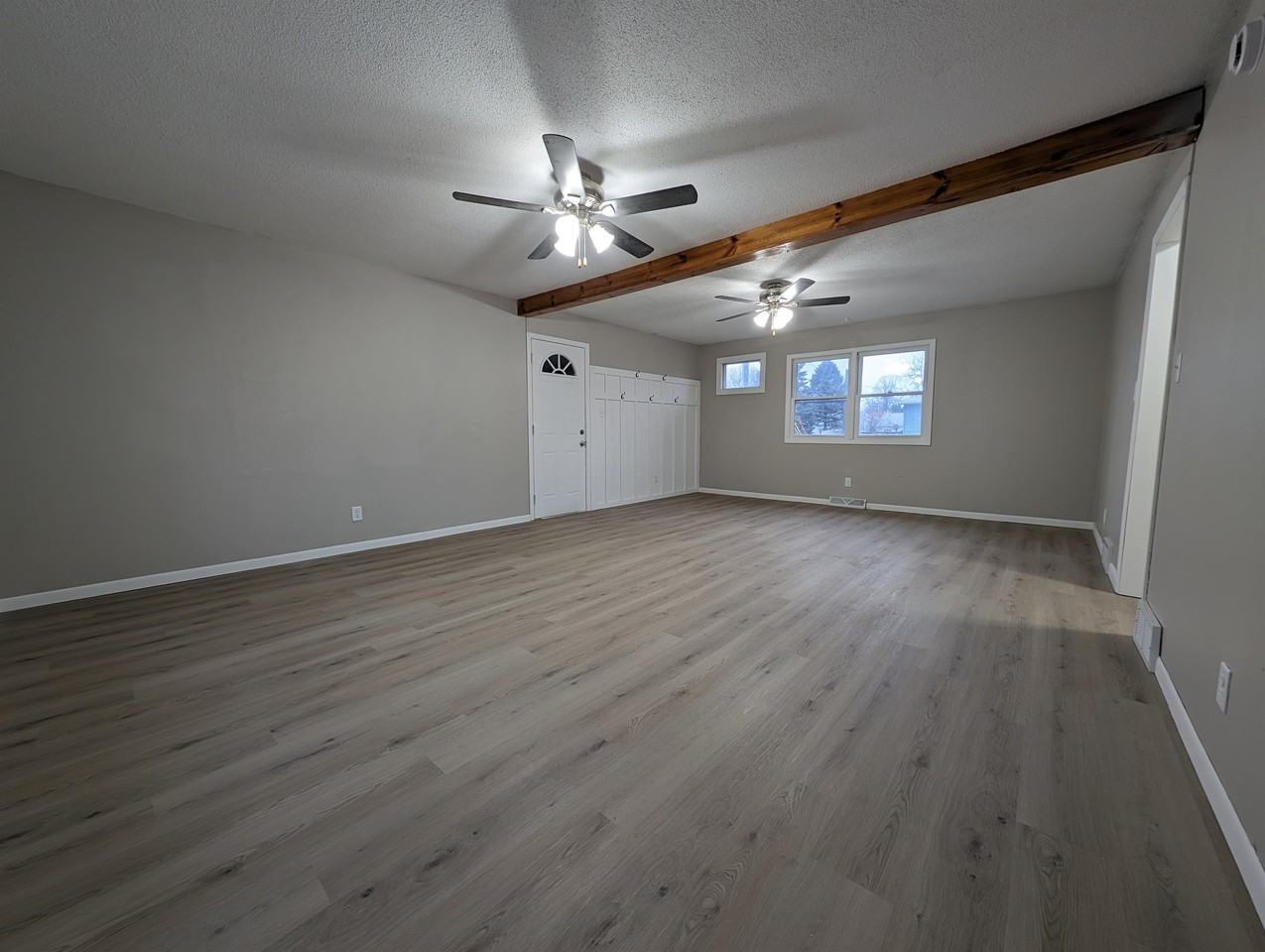 301 6th Ave Sw #1 - Photo 2 of 10