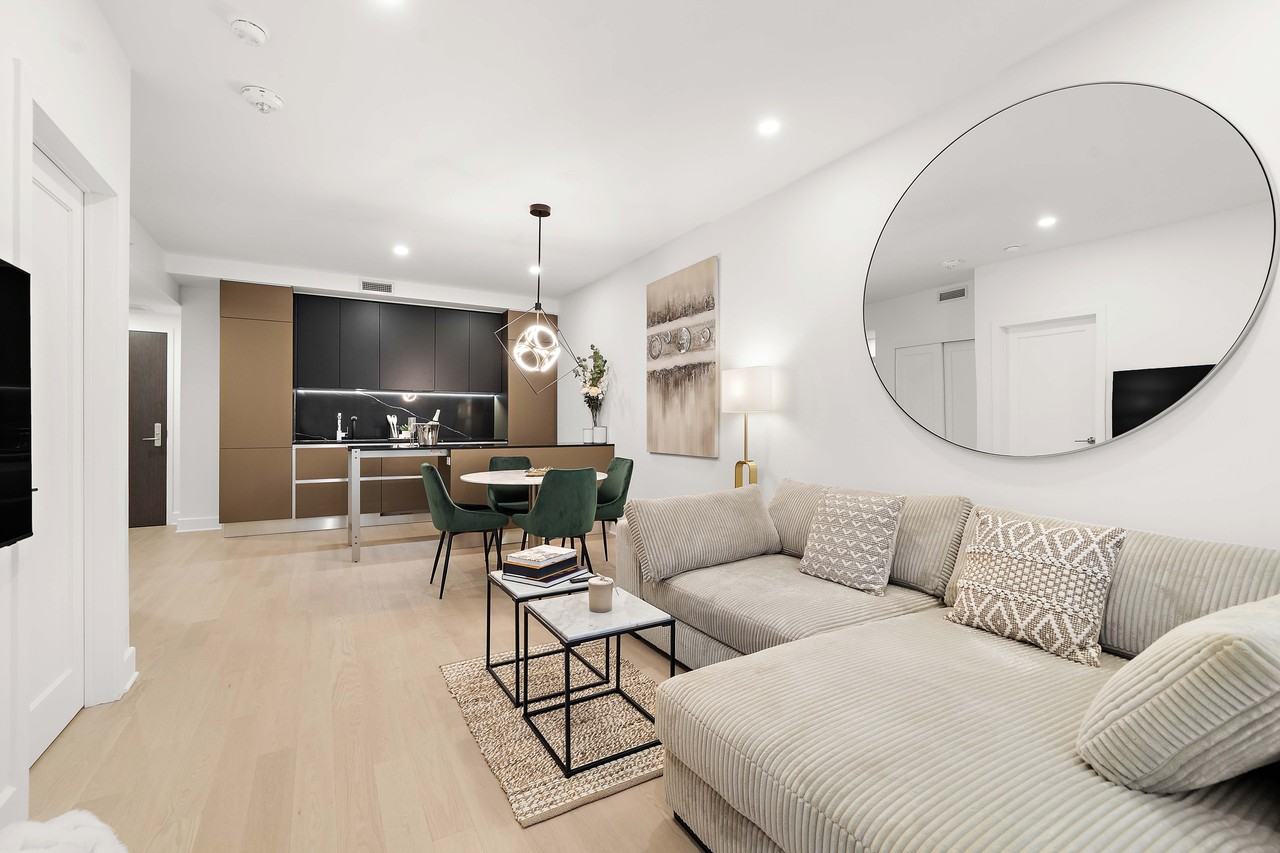 1051 Rue de la Montagne #504 - Photo 4 of 16