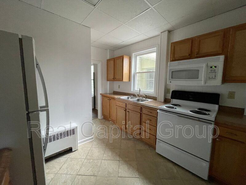 1555 5th St #1stFL - Photo 3 of 13