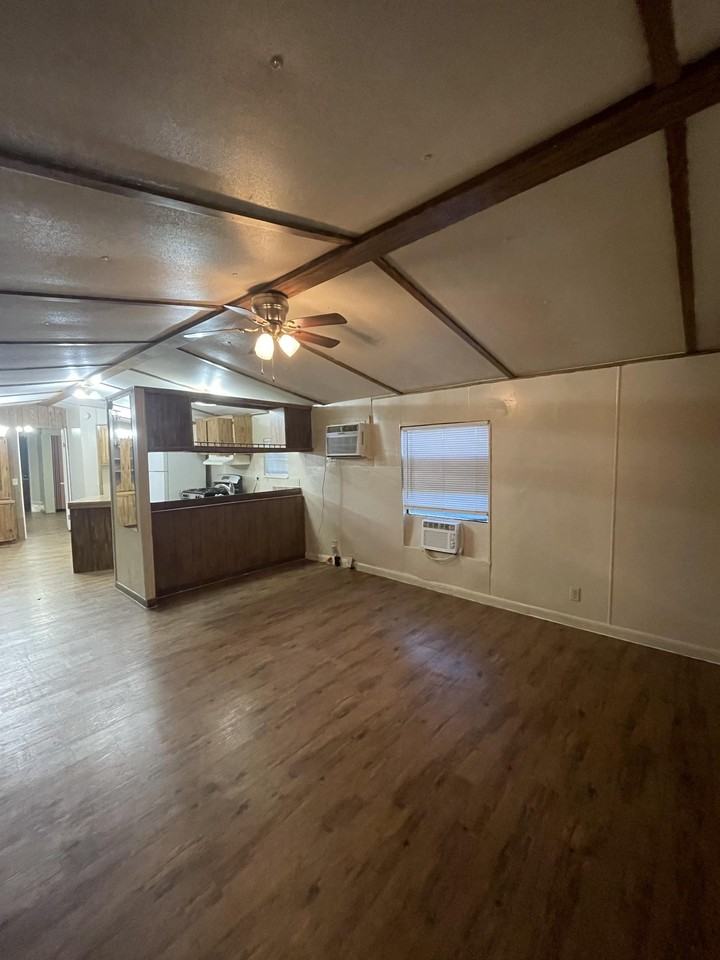 410 W North St #1 - Photo 3 of 13