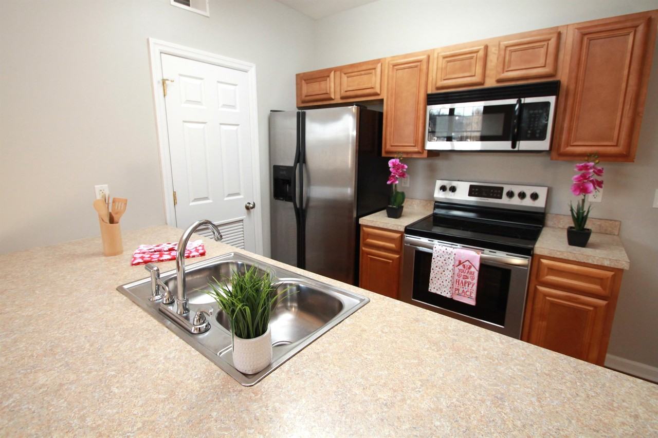 6450 Pleasant StreetApt. 201 #201 - Photo 5 of 13