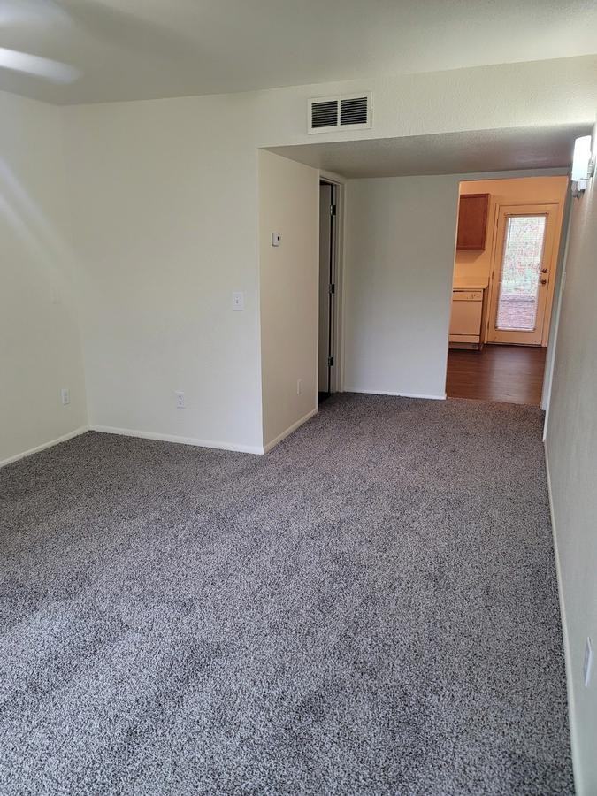 1718 N Fort Valley Rd - Photo 7 of 41