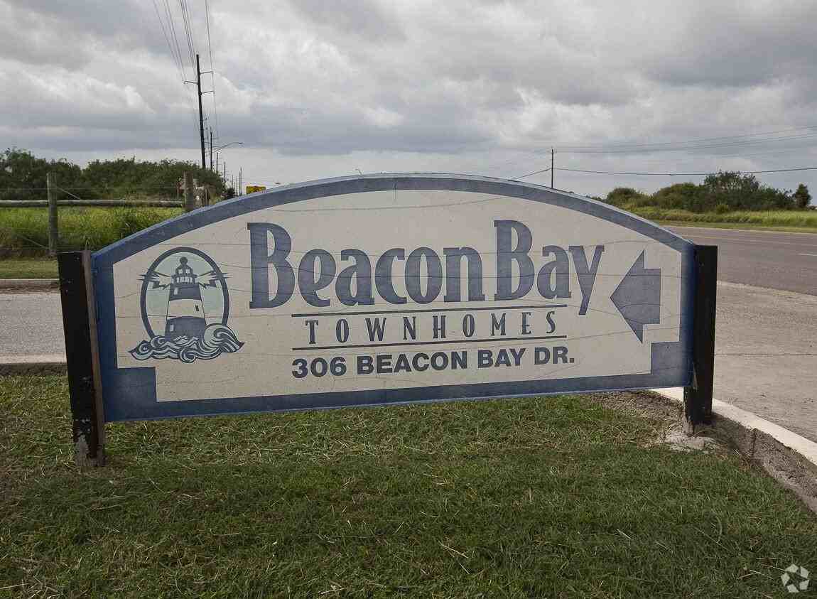 306 Beacon Bay Dr - Photo 2 of 3