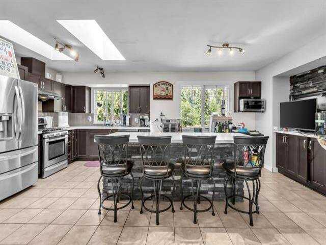 22599 125A Avenue - Photo 2 of 15