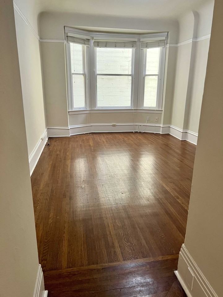 1105 Bush St #408 - Photo 3 of 11