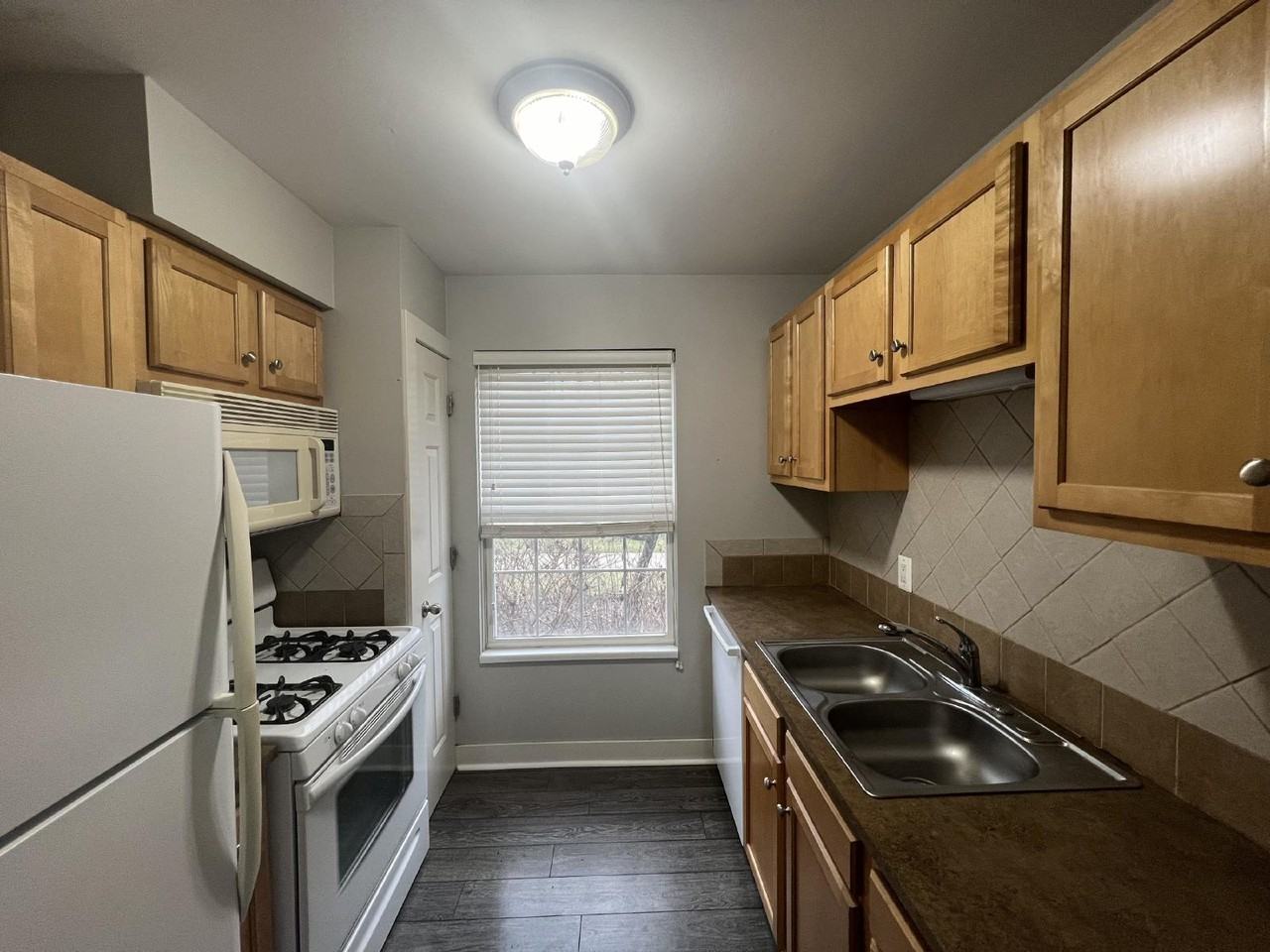 4569 Moffett Rd Nw - Photo 3 of 12