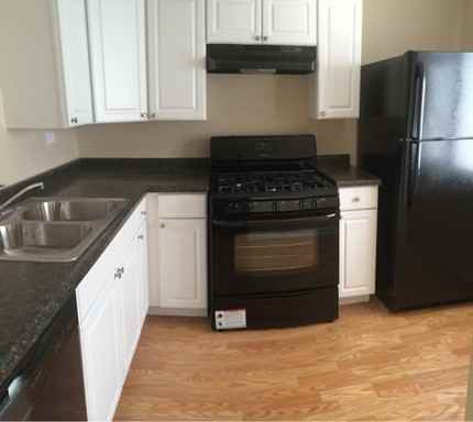 1406 Tonset Ln - Photo 2 of 10