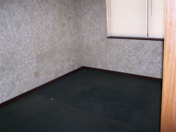 892 Emerald Ave NE - Photo 2 of 6