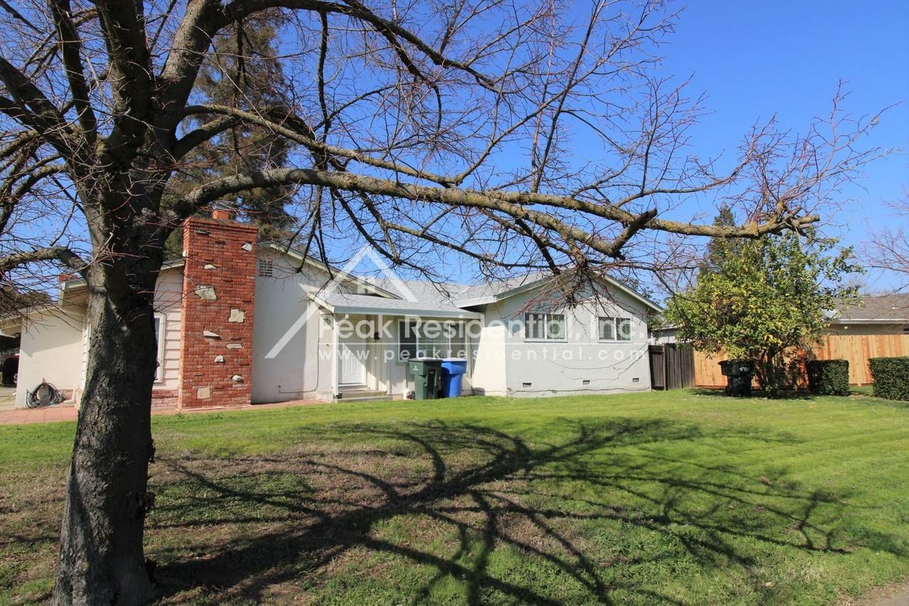 3108 Maryknoll Ct - Photo 2 of 19