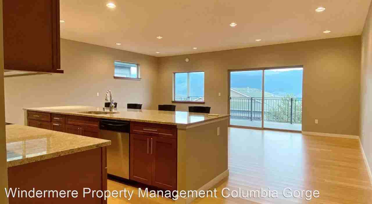107 Ingram Pl - Photo 3 of 19