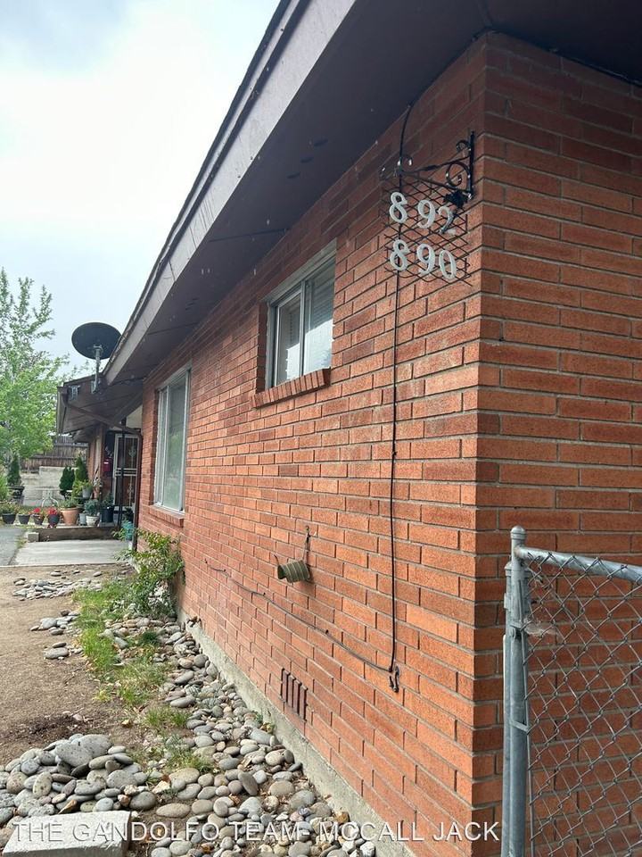 940 Roberts St, Reno, NV 89502, USA 2 unit Rentals Zumper