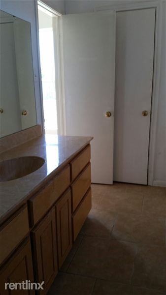 4410 Mustang Dr - Photo 3 of 10