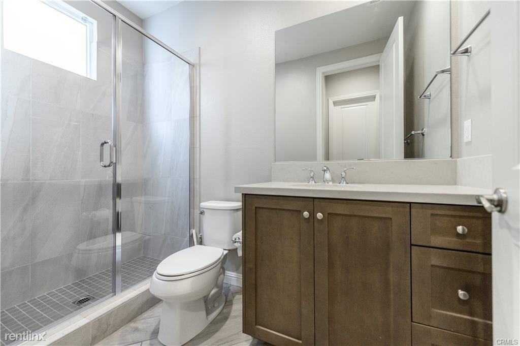 208 Pinnacle Dr - Photo 2 of 11