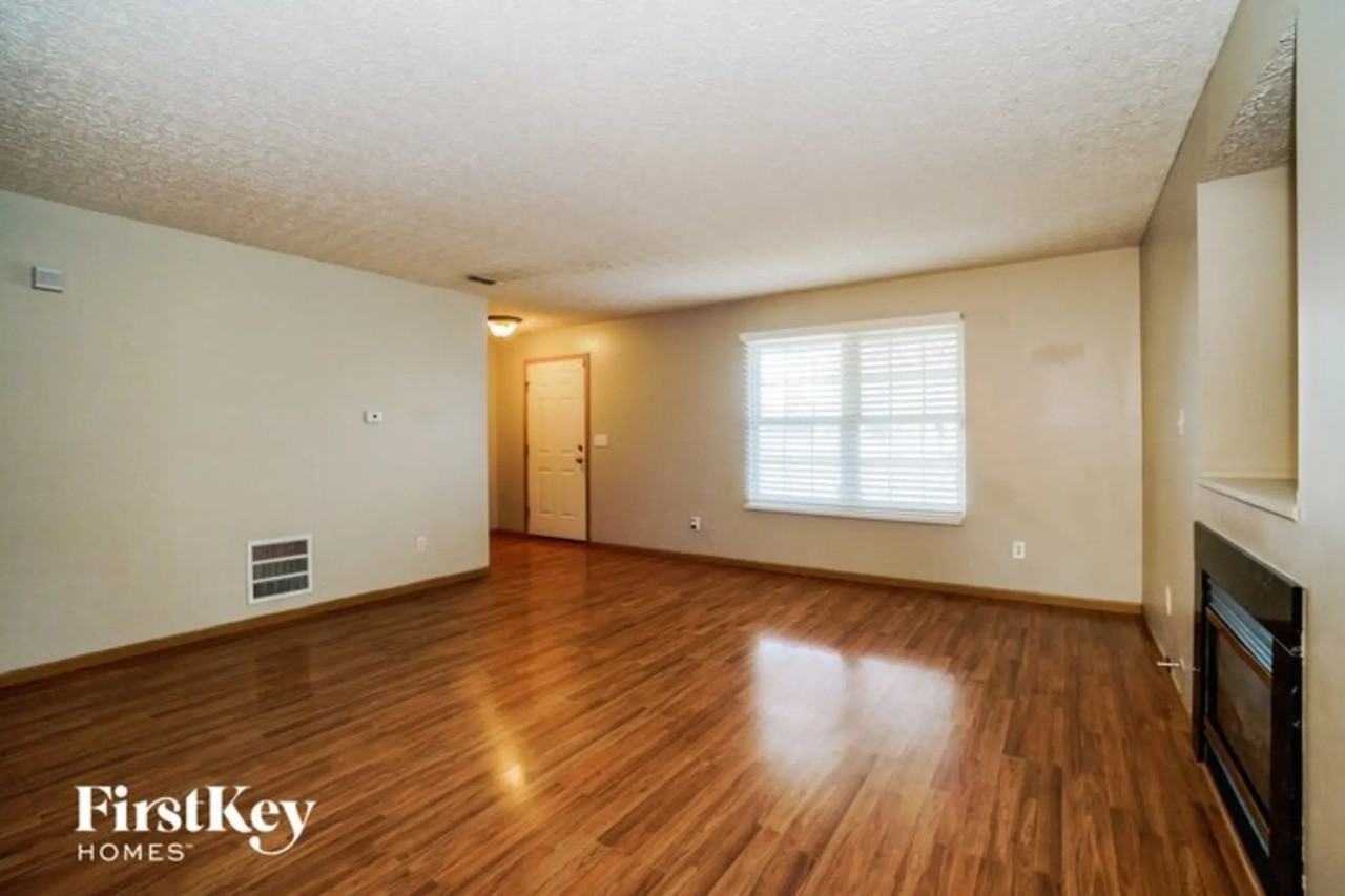 5492 Oconnell St - Photo 2 of 12