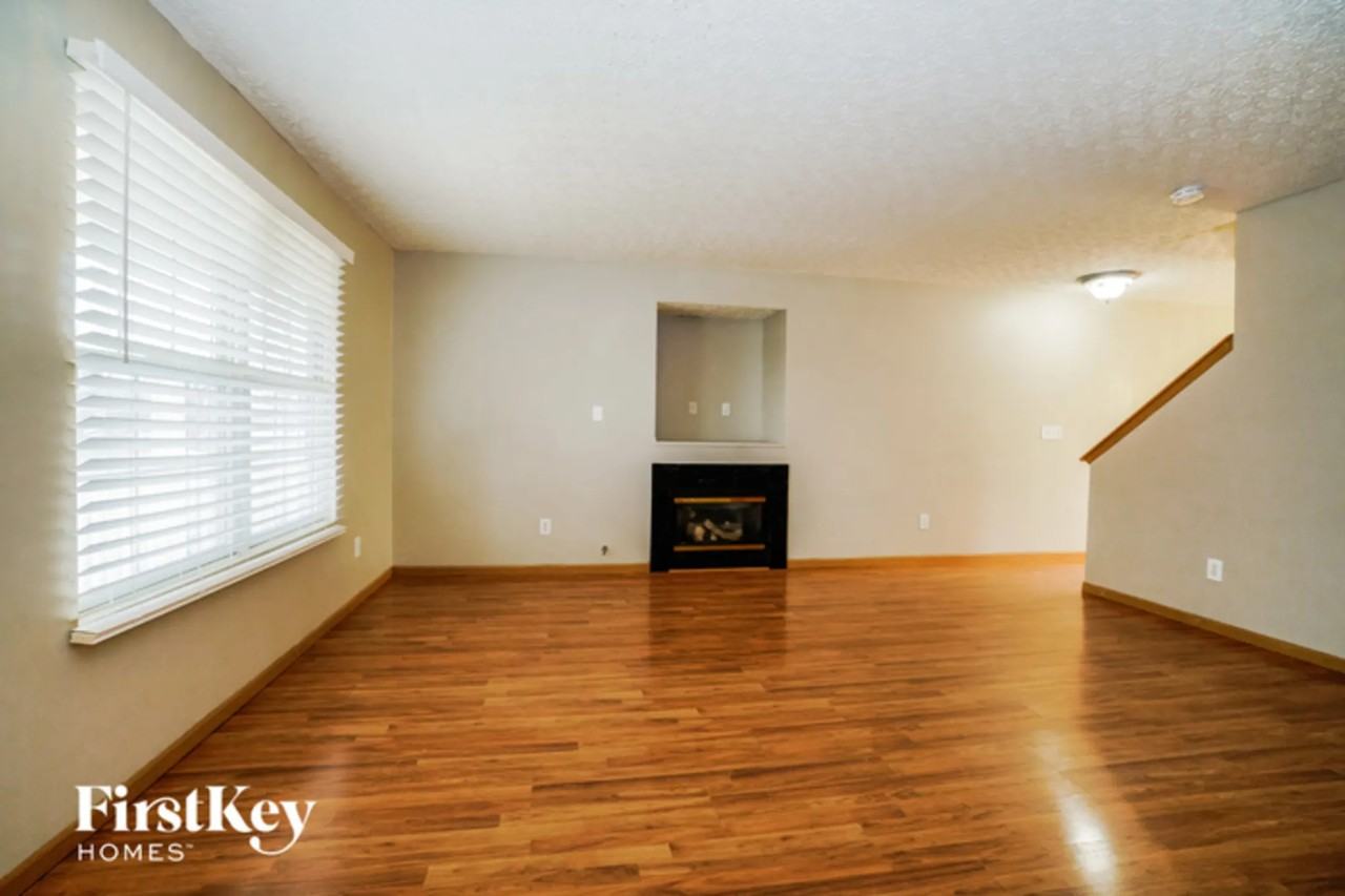 5492 Oconnell St - Photo 3 of 12