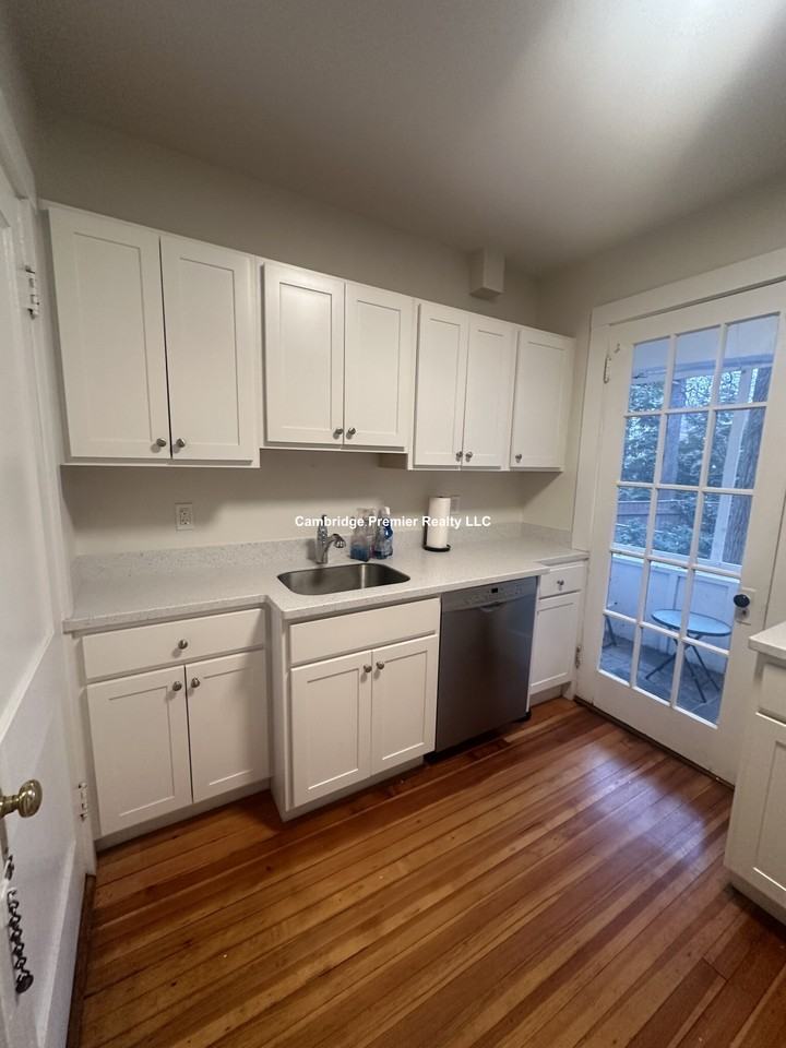 Concord Ave #12 - Photo 3 of 35