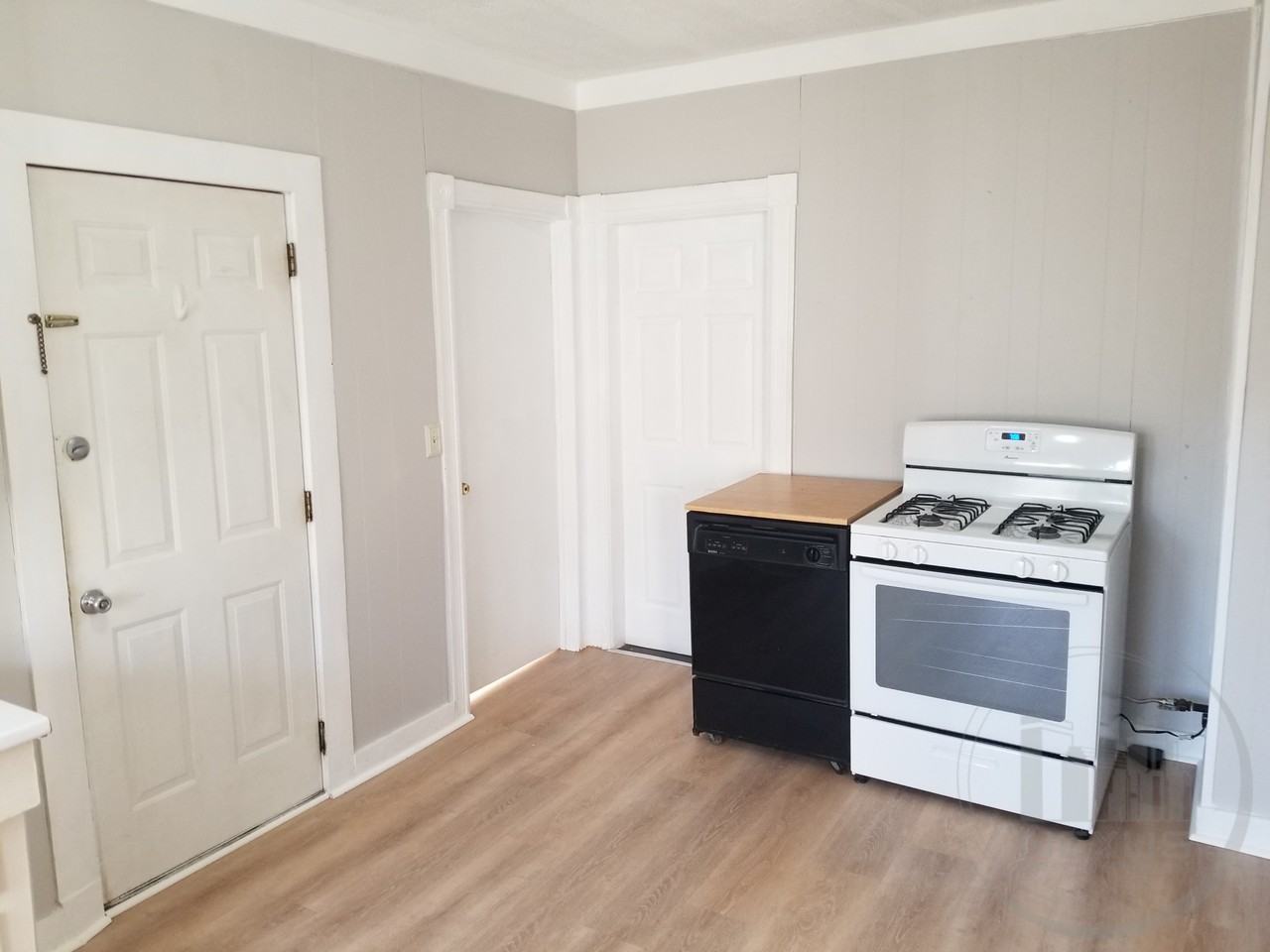 424 High St - Photo 2 of 11