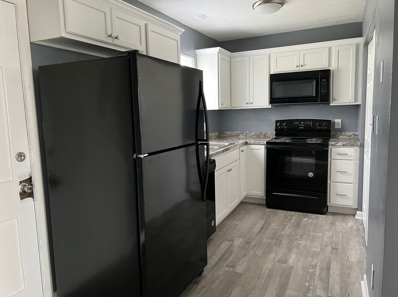 227 Locust Ave - Photo 2 of 10