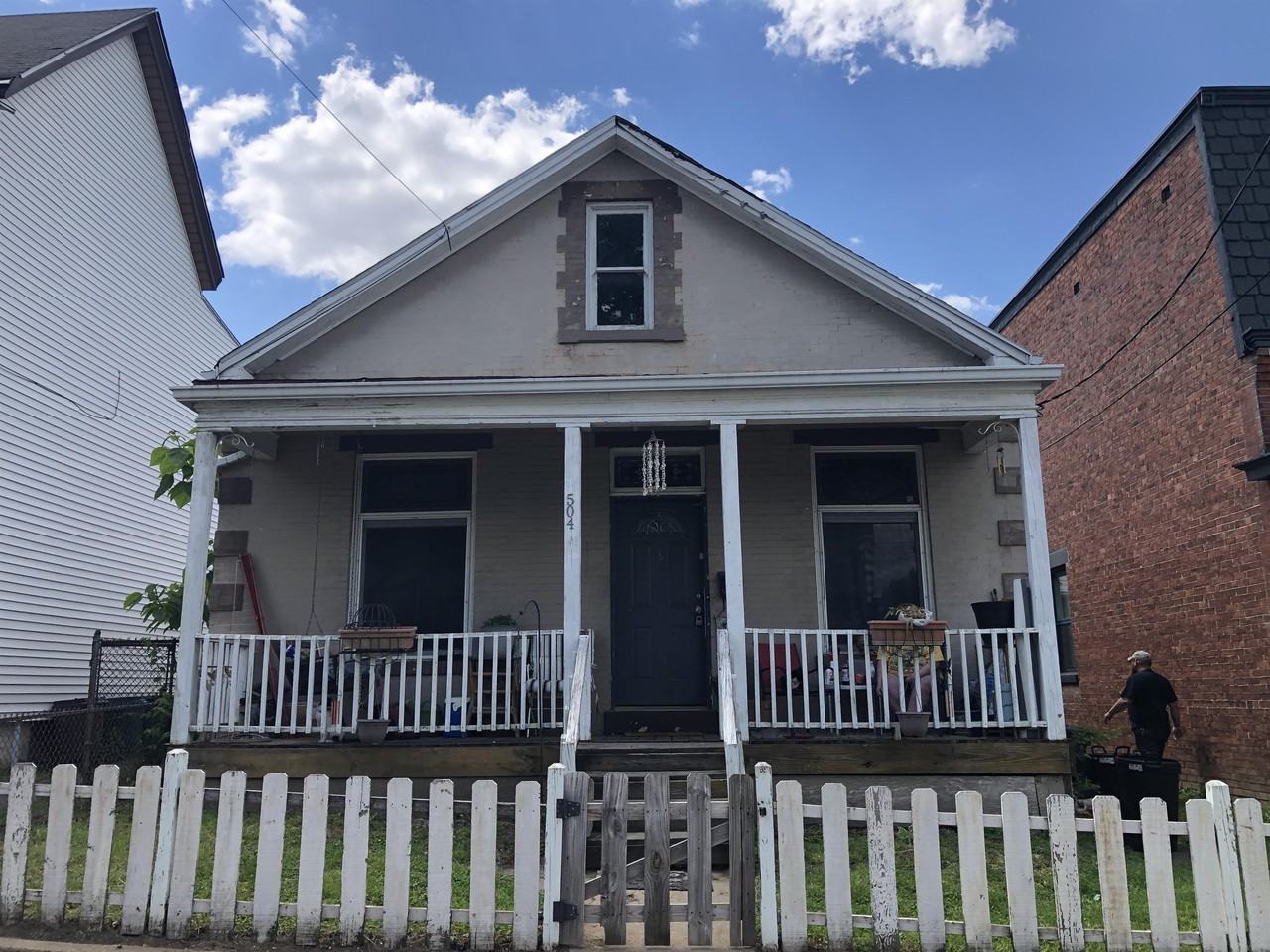 504 Clay St - Photo 3 of 4