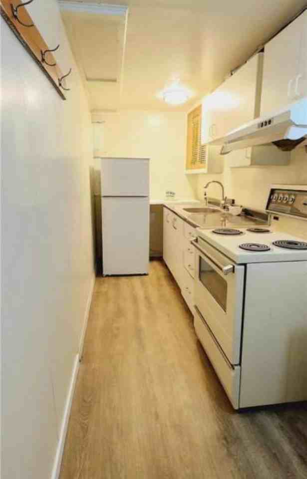 340 Fiona Terrace - Photo 3 of 6