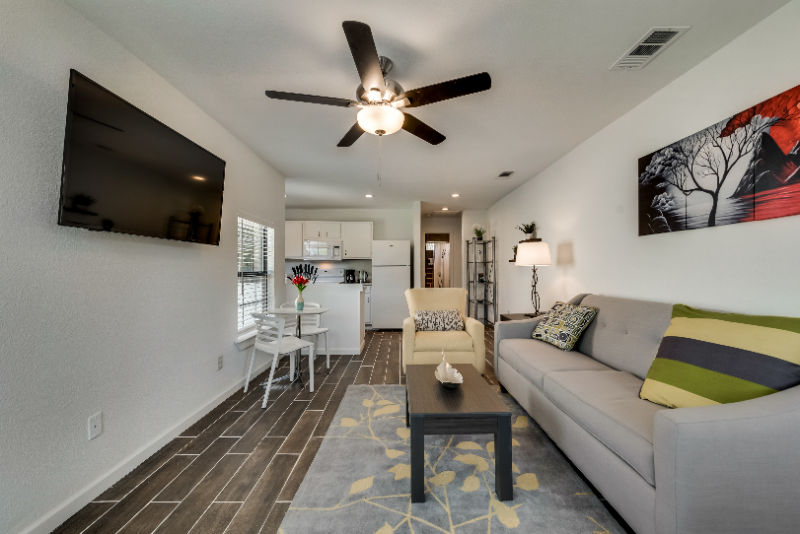 3721 Mount Pleasant St - Photo 3 of 24