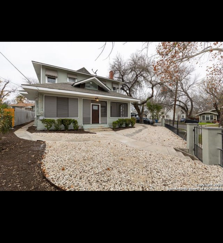 1039 Aganier Ave #AP6