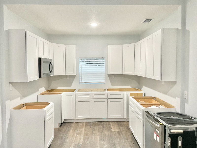 330 S 2nd St - Photo 3 of 9