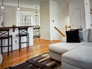 2106 Caroline St - Photo 2 of 10