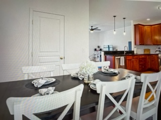 2106 Caroline St - Photo 3 of 10