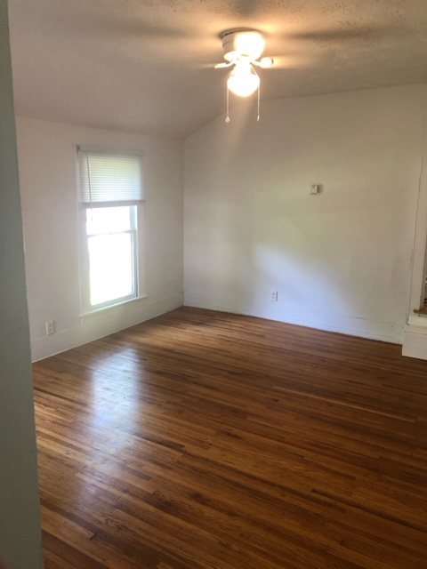 229 W Main St #3UPPEREAST - Photo 3 of 6