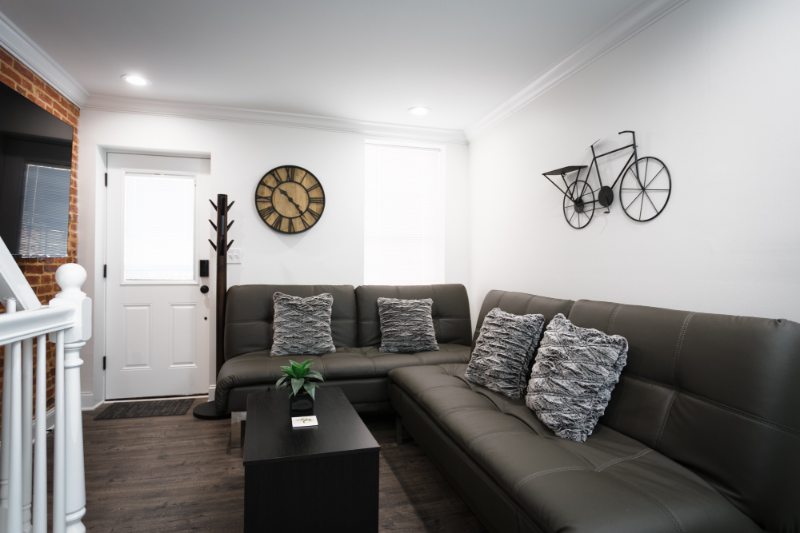 819 Mangold St - Photo 3 of 32