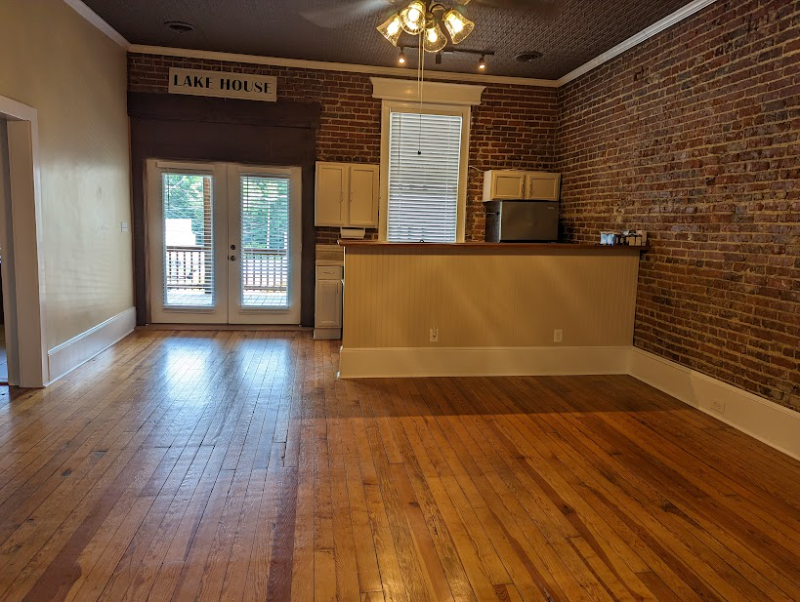 307 Virginia Ave - Photo 2 of 12