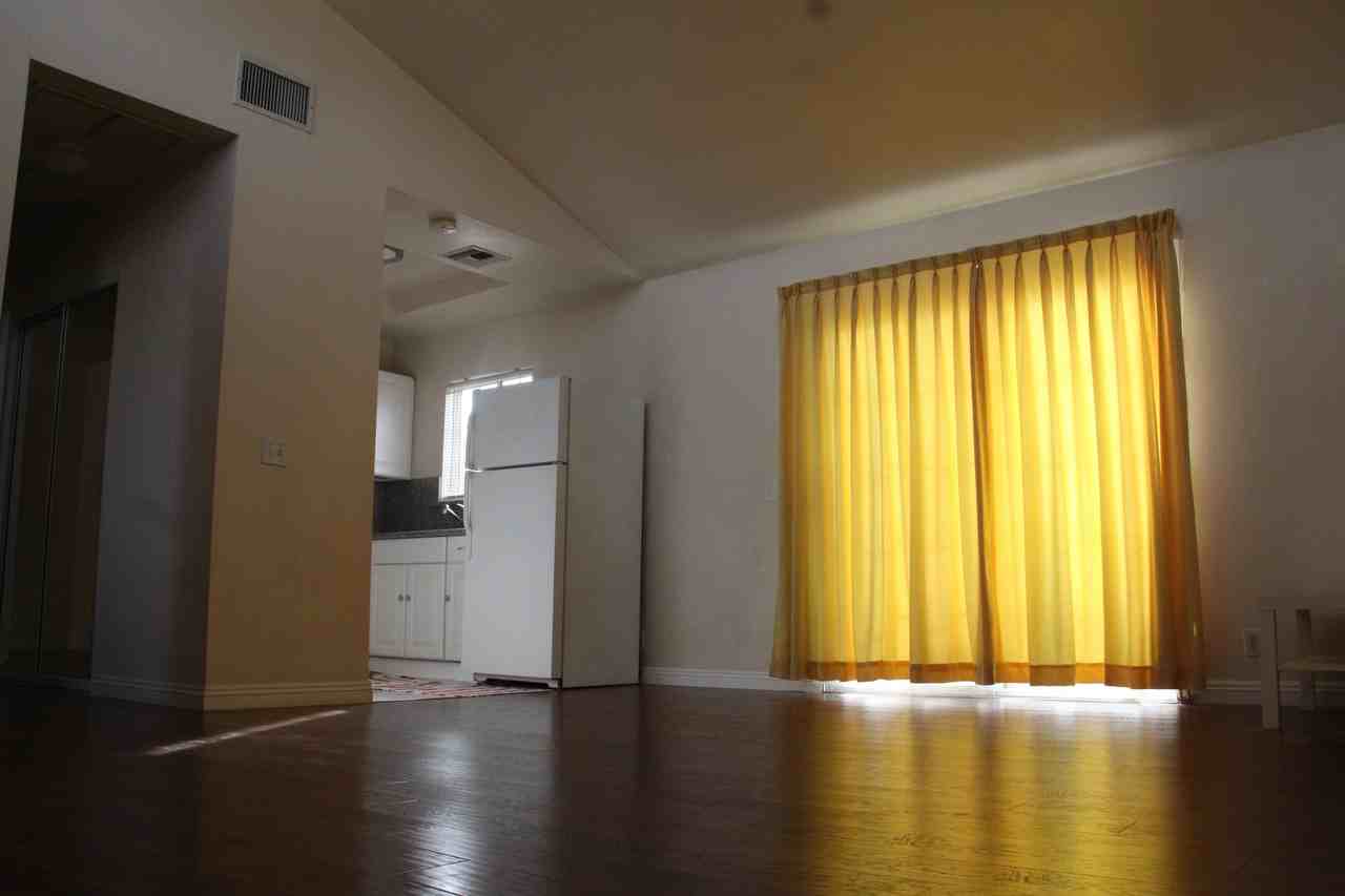 8368 Doris Ave #NA - Photo 3 of 9